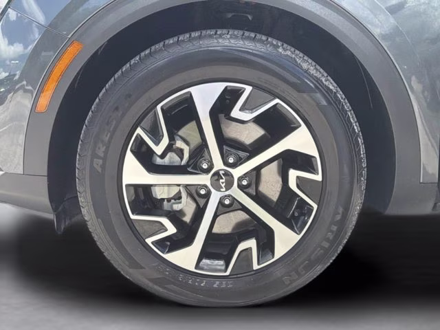 2023 Gravity Gray Kia Sportage EX FWD SUV