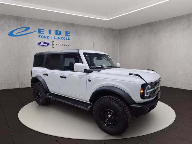 2026 Oxford White Ford Bronco Outer Banks 4X4 SUV