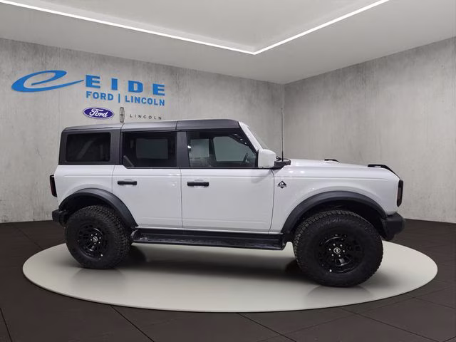 2026 Oxford White Ford Bronco Outer Banks 4X4 SUV