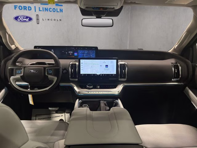 2027 Star White Metallic Tri-Coat Ford Expedition Max Platinum 4X4 SUV