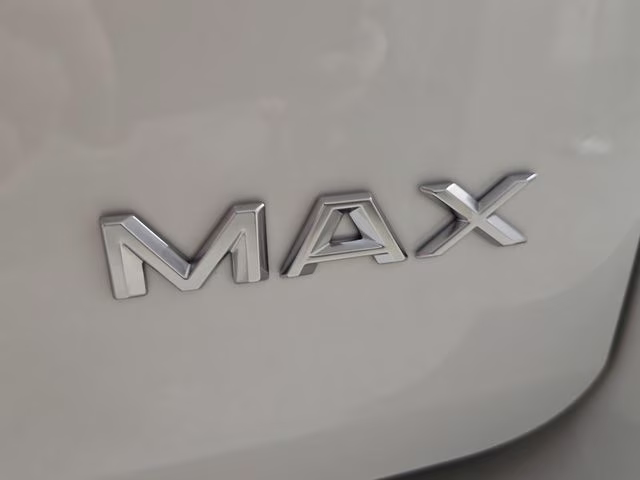 2027 Star White Metallic Tri-Coat Ford Expedition Max Platinum 4X4 SUV