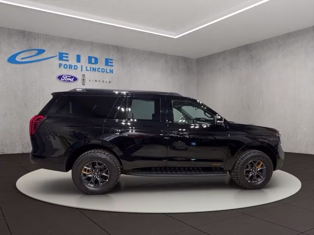 2027 Agate Black Metallic Ford Expedition Tremor 4X4 SUV