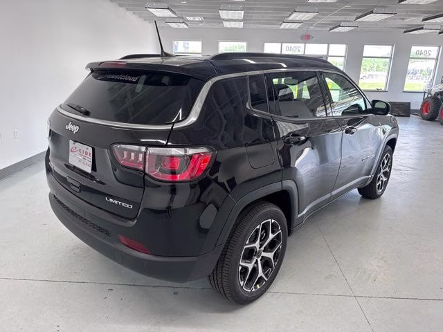 2026 Diamond Black Crystal Pearlcoat Jeep Compass Limited 4X4 SUV