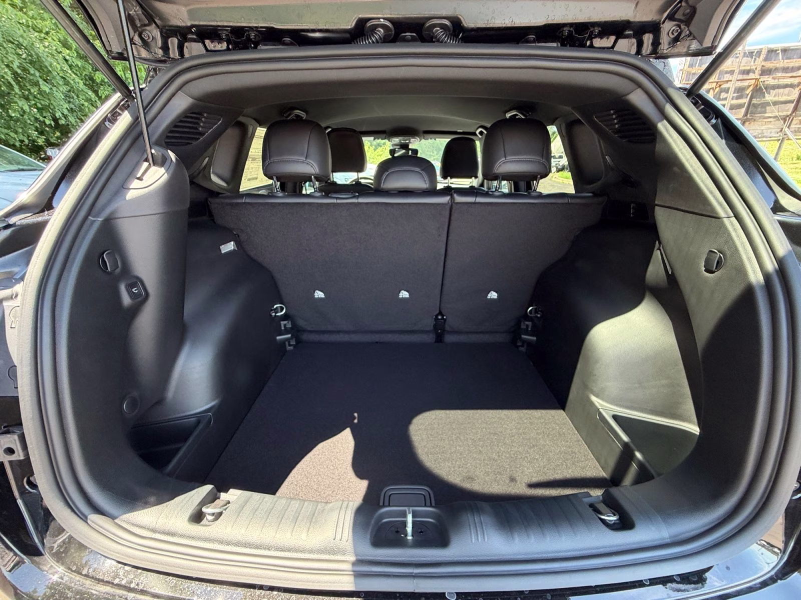 2026 Diamond Black Crystal Pearlcoat Jeep Compass Limited 4X4 SUV