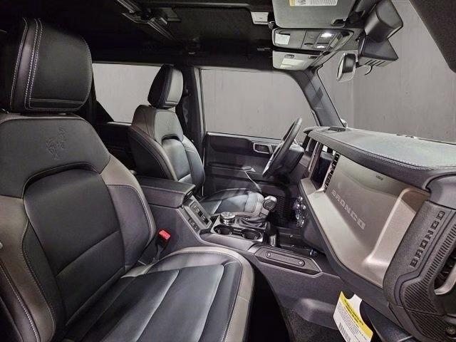 2026 Oxford White Ford Bronco Outer Banks 4X4 SUV