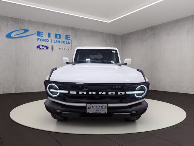 2026 Oxford White Ford Bronco Outer Banks 4X4 SUV