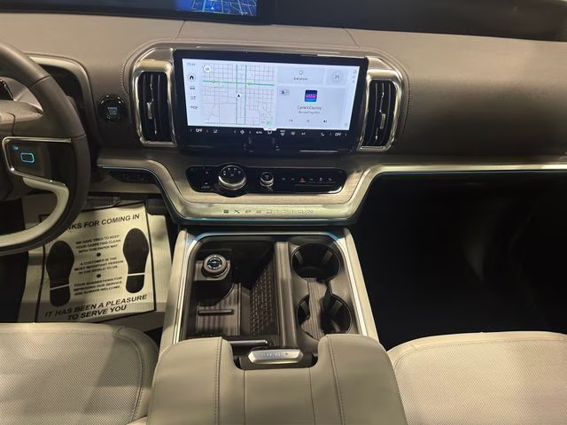 2027 Star White Metallic Tri-Coat Ford Expedition Max Platinum 4X4 SUV