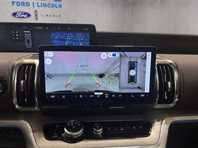 2027 Star White Metallic Tri-Coat Ford Expedition Max Platinum 4X4 SUV
