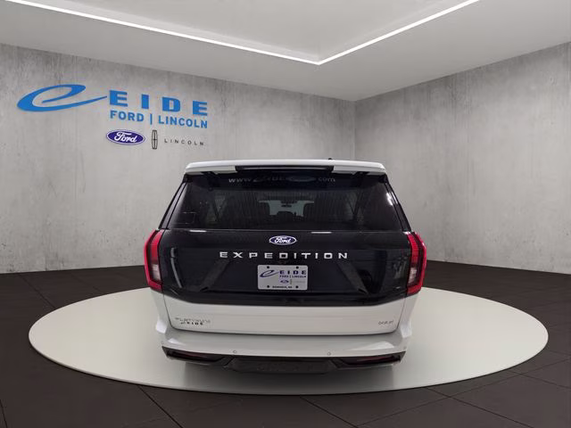 2027 Star White Metallic Tri-Coat Ford Expedition Max Platinum 4X4 SUV