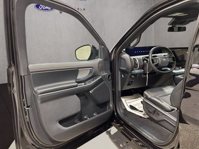 2027 Agate Black Metallic Ford Expedition Tremor 4X4 SUV