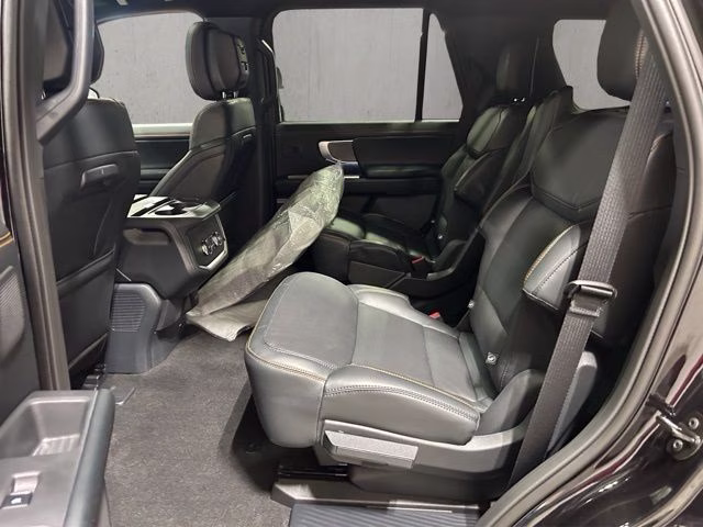 2027 Agate Black Metallic Ford Expedition Tremor 4X4 SUV