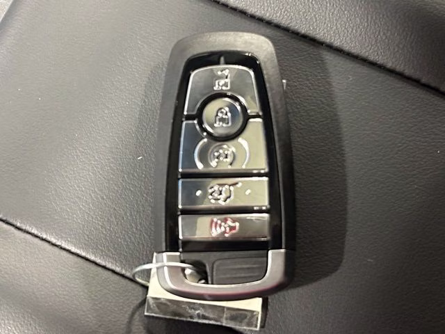 2027 Agate Black Metallic Ford Expedition Tremor 4X4 SUV