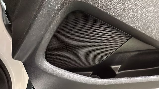 2017 White Platinum Clearcoat Metallic Ford Explorer Platinum 4X4 SUV