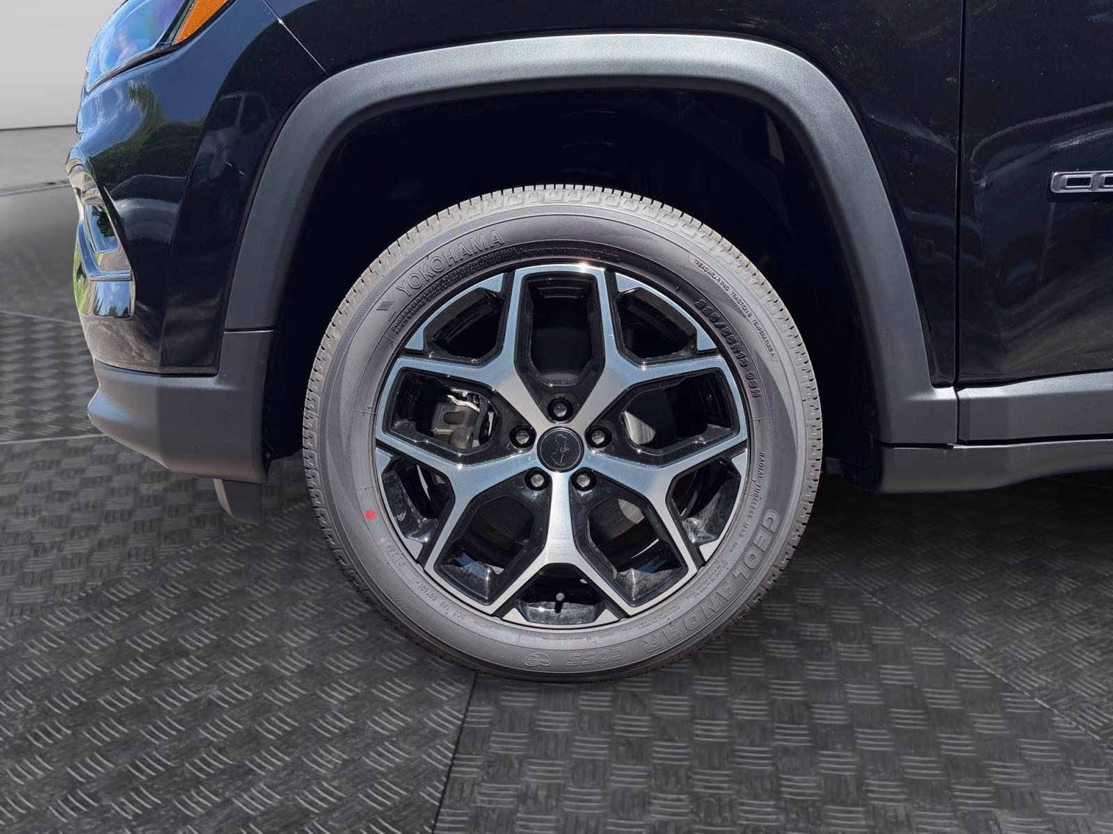 2026 Diamond Black Crystal Pearlcoat Jeep Compass Limited 4X4 SUV