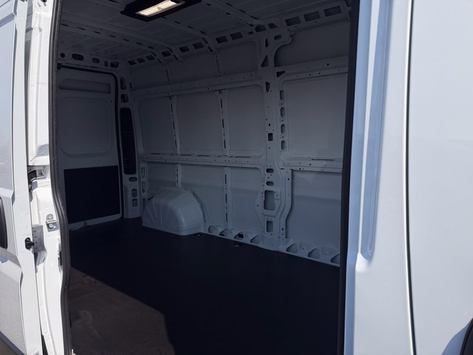 2026 Bright White Clearcoat Ram ProMaster 2500 High Roof FWD Van