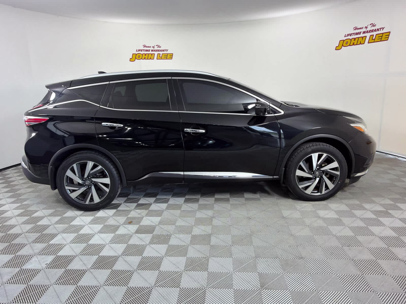 2018 Magnetic Black Metallic Nissan Murano Platinum FWD SUV