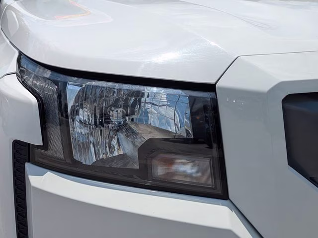 2022 Glacier White Nissan Frontier SV RWD Truck