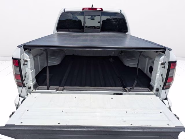 2022 Glacier White Nissan Frontier SV RWD Truck