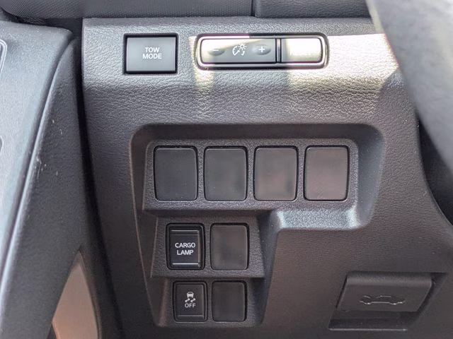2022 Glacier White Nissan Frontier SV RWD Truck