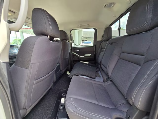 2022 Glacier White Nissan Frontier SV RWD Truck