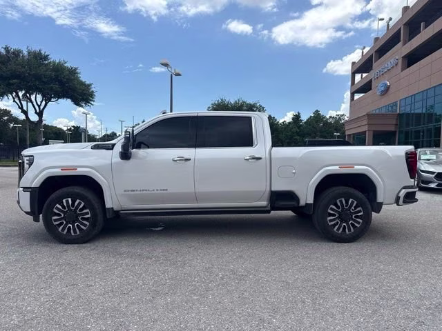 2024 White Frost Tricoat GMC Sierra 2500HD Denali Ultimate Crew Cab Pickup 4X4 Truck