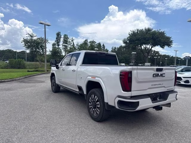 2024 White Frost Tricoat GMC Sierra 2500HD Denali Ultimate Crew Cab Pickup 4X4 Truck