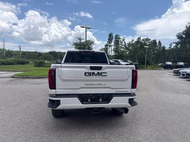 2024 White Frost Tricoat GMC Sierra 2500HD Denali Ultimate Crew Cab Pickup 4X4 Truck