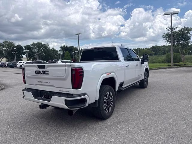 2024 White Frost Tricoat GMC Sierra 2500HD Denali Ultimate Crew Cab Pickup 4X4 Truck
