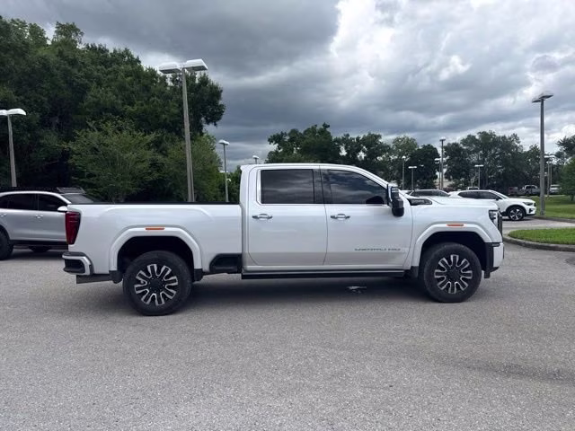 2024 White Frost Tricoat GMC Sierra 2500HD Denali Ultimate Crew Cab Pickup 4X4 Truck