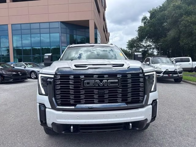 2024 White Frost Tricoat GMC Sierra 2500HD Denali Ultimate Crew Cab Pickup 4X4 Truck