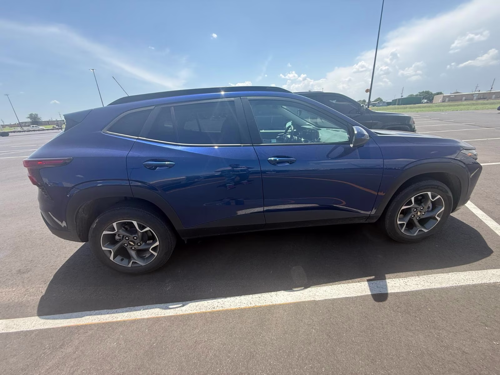 2024 Blue Glow Metallic Chevrolet Trax LT FWD SUV