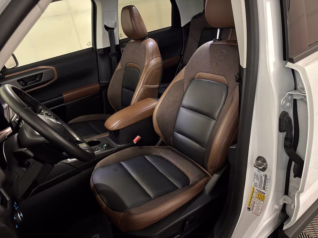 2025 Oxford White Ford Bronco Sport Outer Banks 4X4 SUV