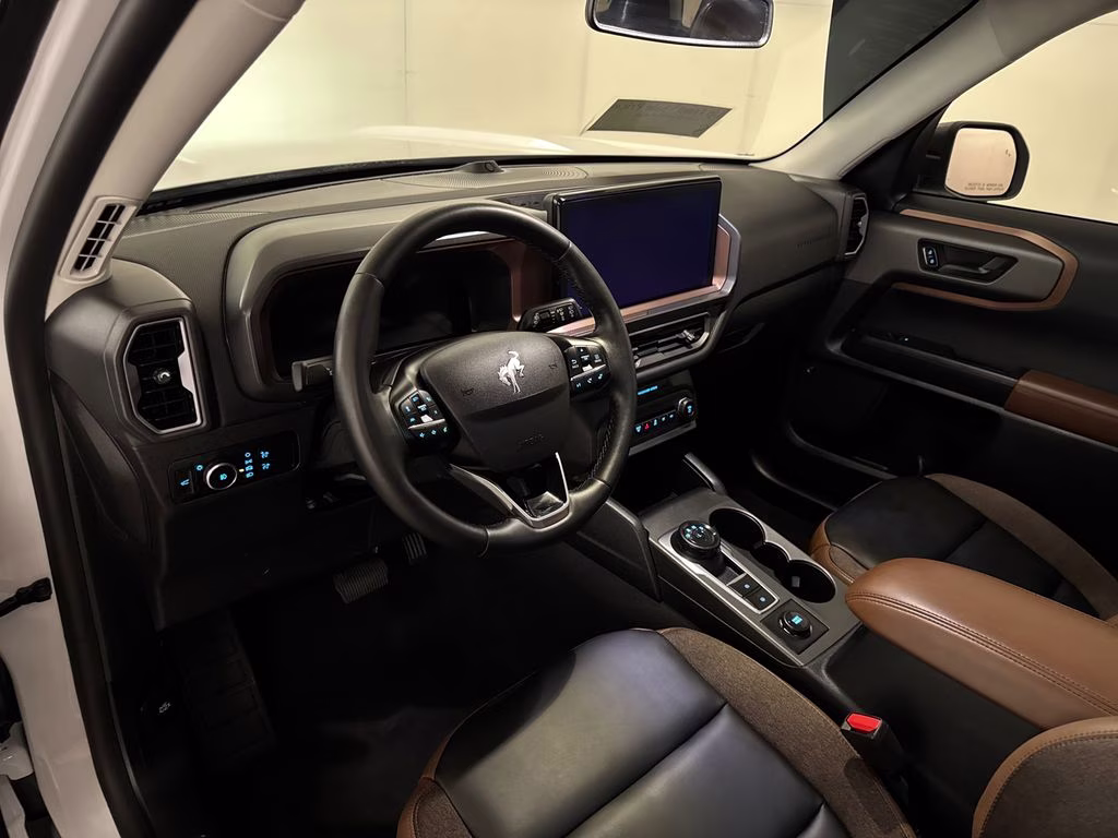 2025 Oxford White Ford Bronco Sport Outer Banks 4X4 SUV
