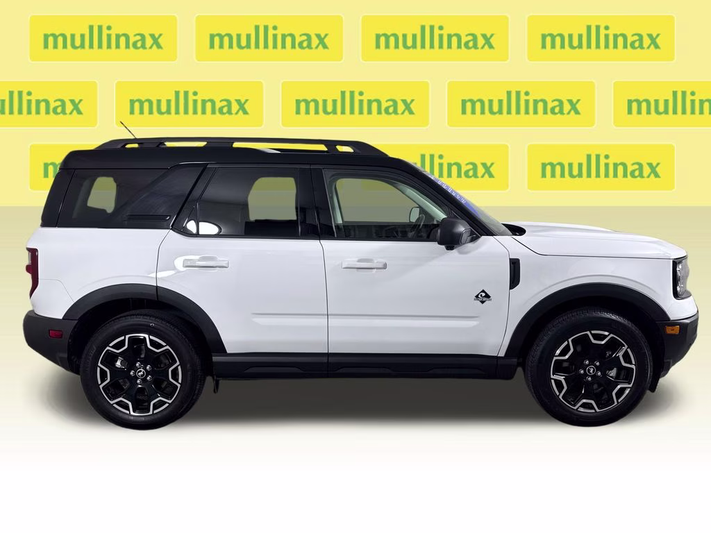 2025 Oxford White Ford Bronco Sport Outer Banks 4X4 SUV