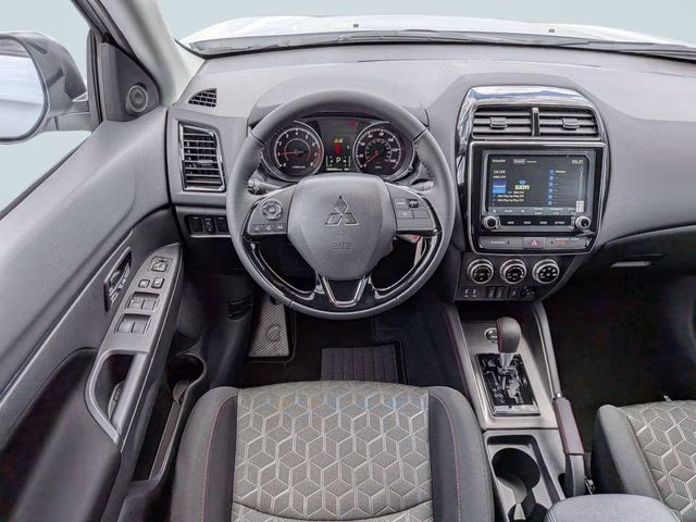 2026 White Diamond Mitsubishi Outlander Sport 2.0 LE 4X4 SUV