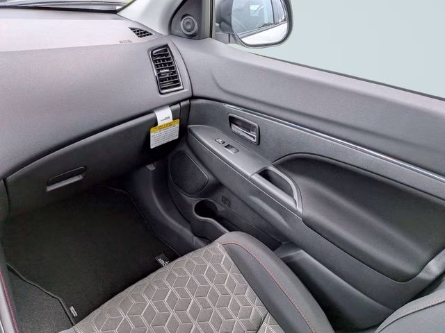 2026 White Diamond Mitsubishi Outlander Sport 2.0 LE 4X4 SUV