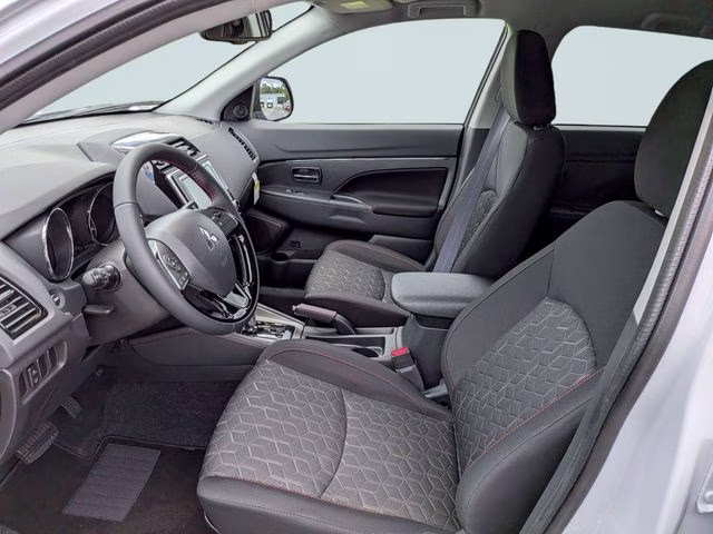 2026 White Diamond Mitsubishi Outlander Sport 2.0 LE 4X4 SUV