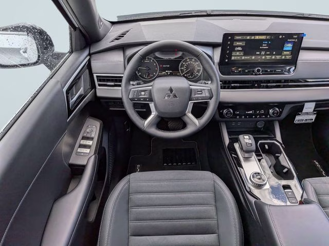 2026 White Diamond Mitsubishi Outlander LE FWD SUV