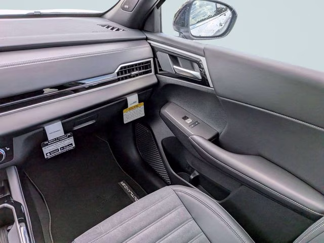 2026 White Diamond Mitsubishi Outlander LE FWD SUV