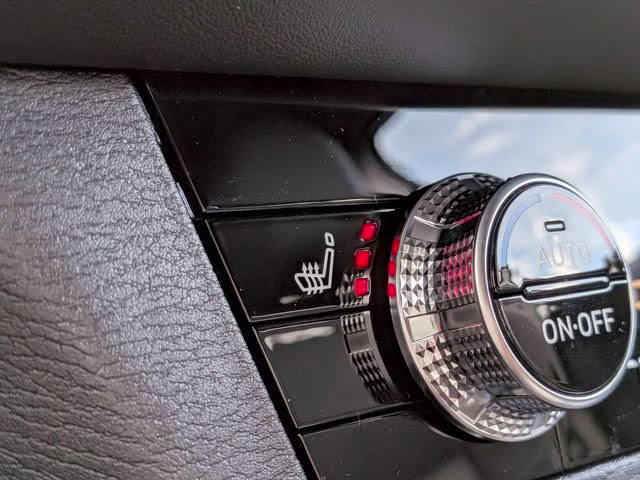 2026 White Diamond Mitsubishi Outlander LE FWD SUV