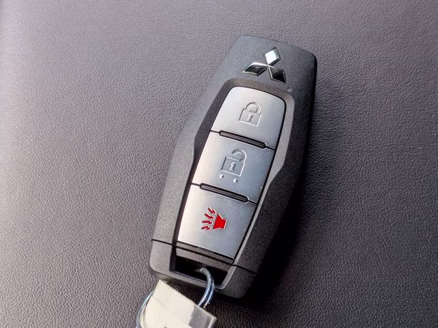 2026 White Diamond Mitsubishi Outlander LE FWD SUV