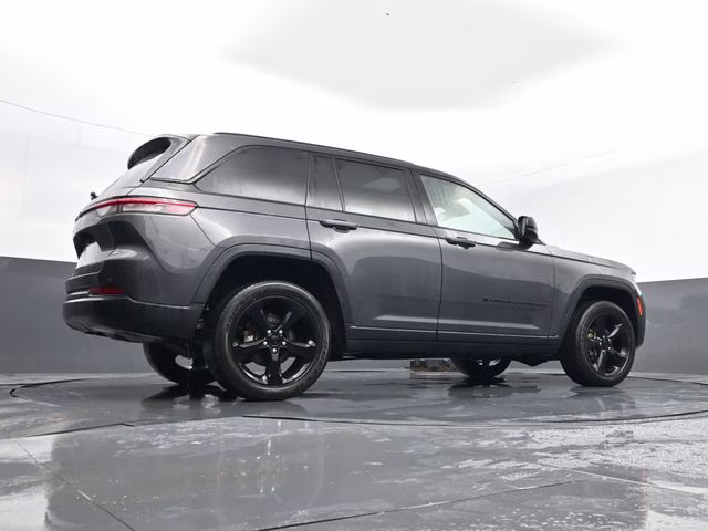 2023 Baltic Gray Metallic Clearcoat Jeep Grand Cherokee Altitude X 4X4 SUV