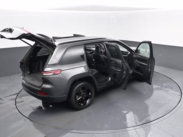 2023 Baltic Gray Metallic Clearcoat Jeep Grand Cherokee Altitude X 4X4 SUV