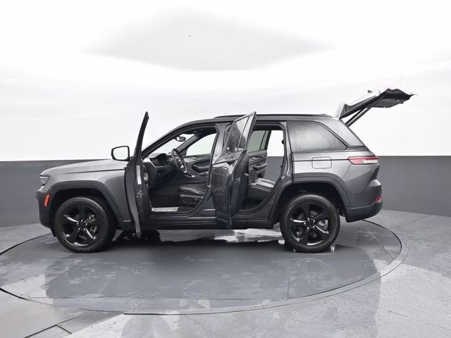 2023 Baltic Gray Metallic Clearcoat Jeep Grand Cherokee Altitude X 4X4 SUV