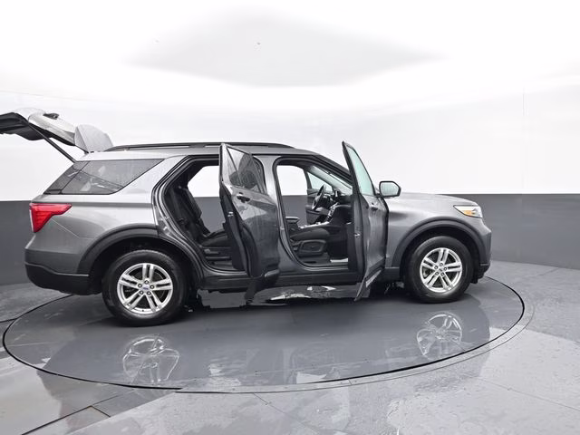 2023 Gray Metallic Ford Explorer XLT 4X4 SUV