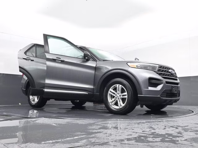 2023 Gray Metallic Ford Explorer XLT 4X4 SUV