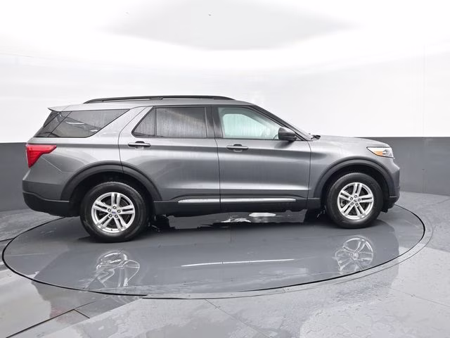 2023 Gray Metallic Ford Explorer XLT 4X4 SUV