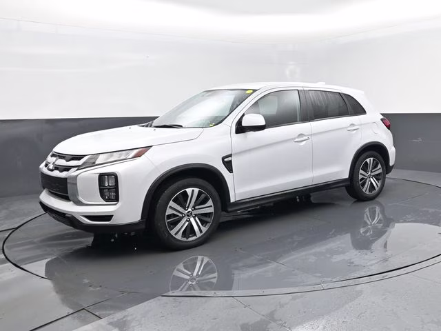 2024 White Mitsubishi Outlander Sport 2.0 ES 4X4 SUV