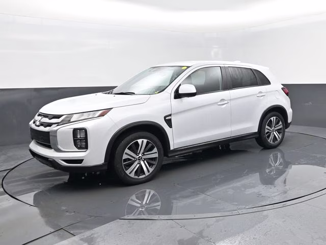 2024 White Mitsubishi Outlander Sport 2.0 ES 4X4 SUV