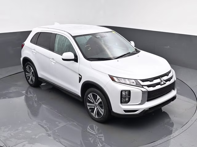 2024 White Mitsubishi Outlander Sport 2.0 ES 4X4 SUV